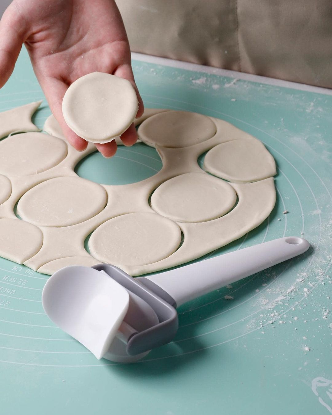 Rolling Dough Cutter