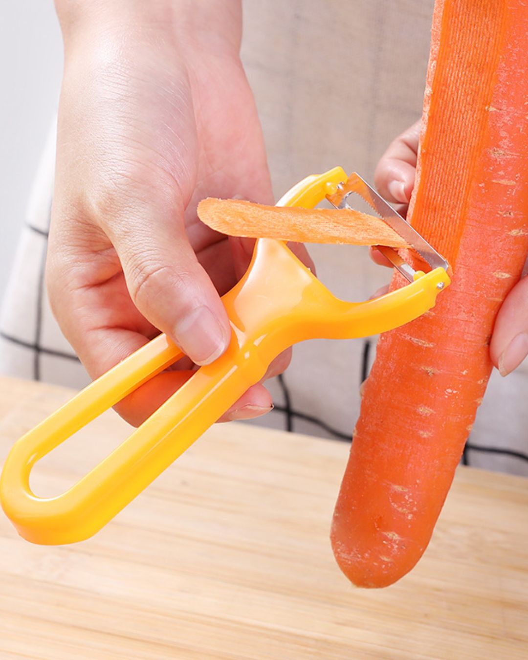 Colored Stainless Steel Peeler