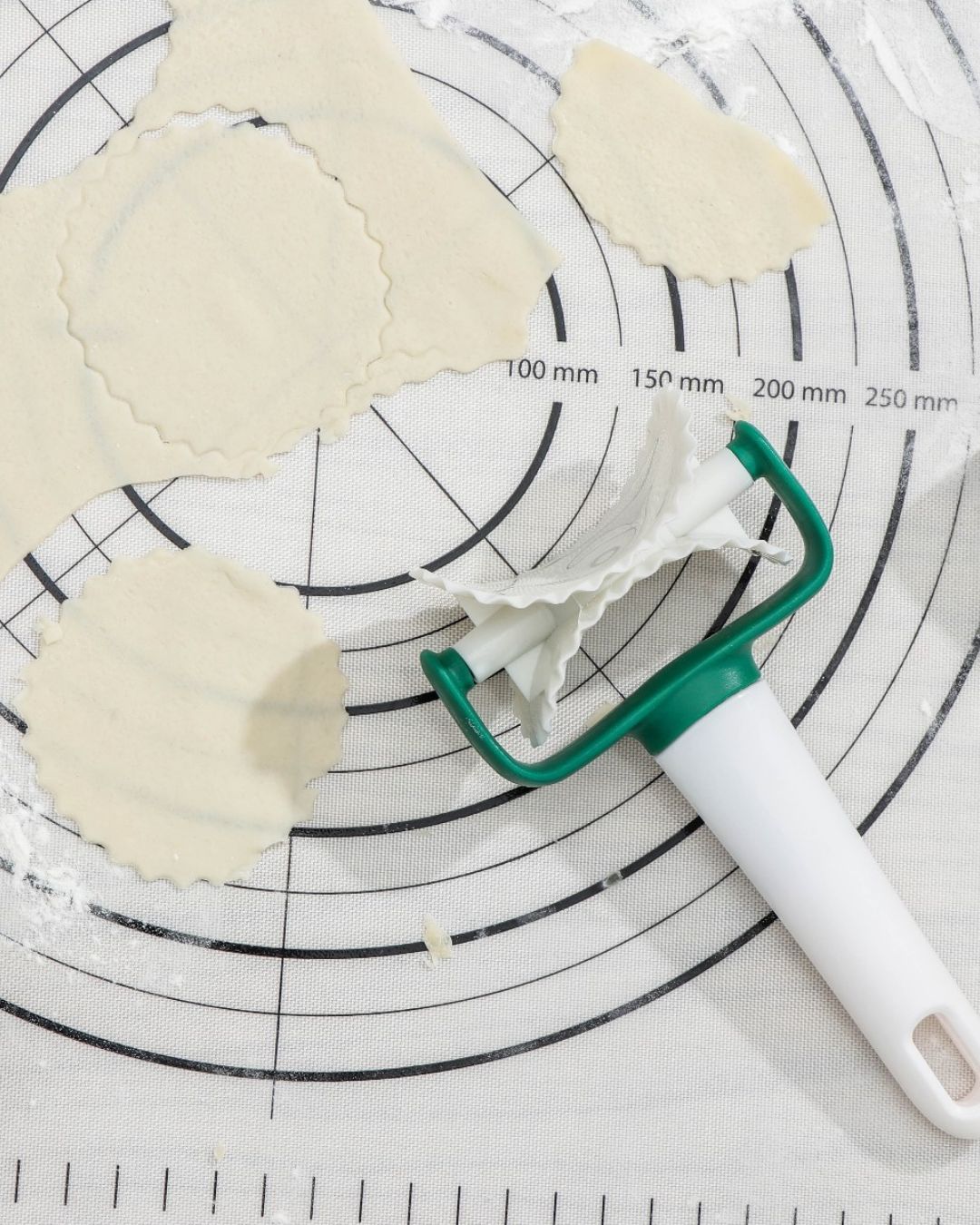 Dumpling Roller Cutter