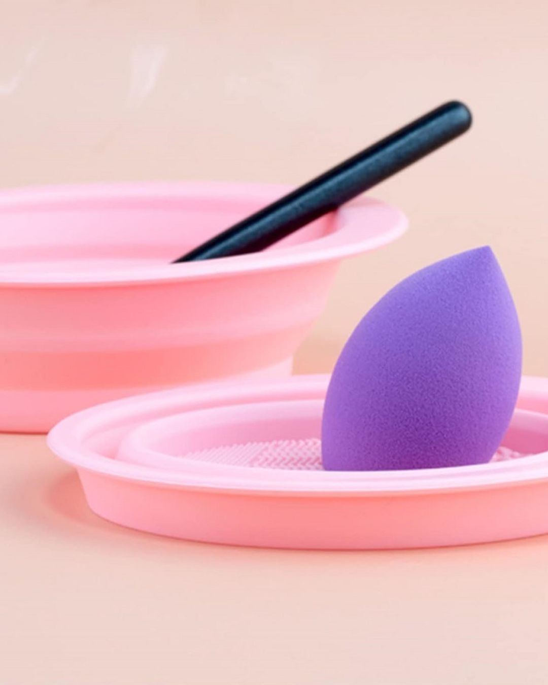 Foldable Makeup Brush and Sponge Cleaner Pad