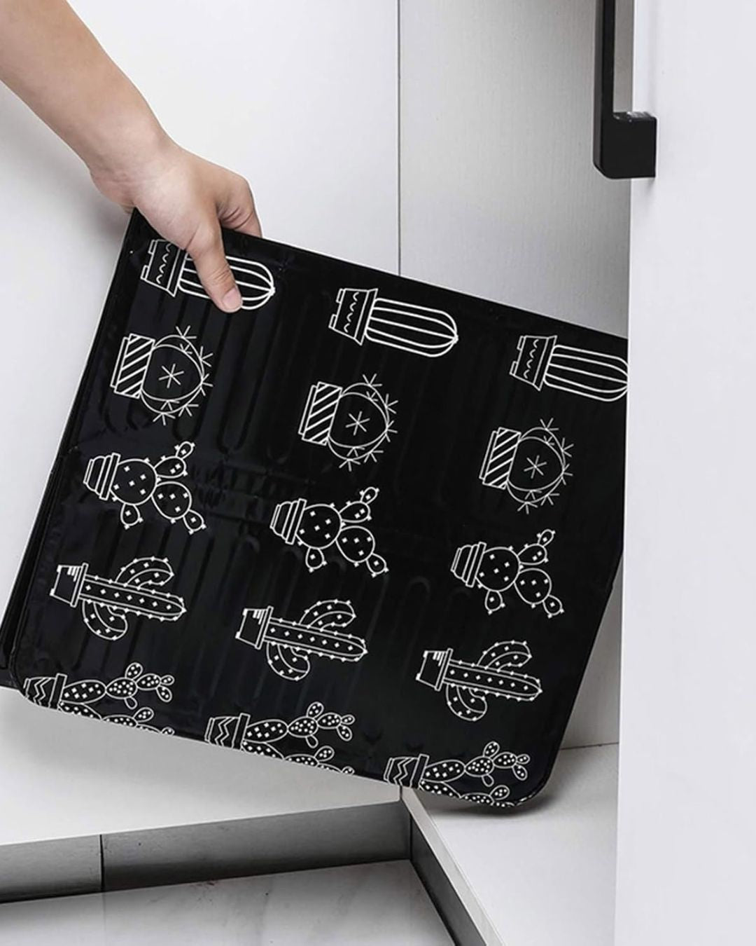 Stove Windscreen Splash Guard with Drawing