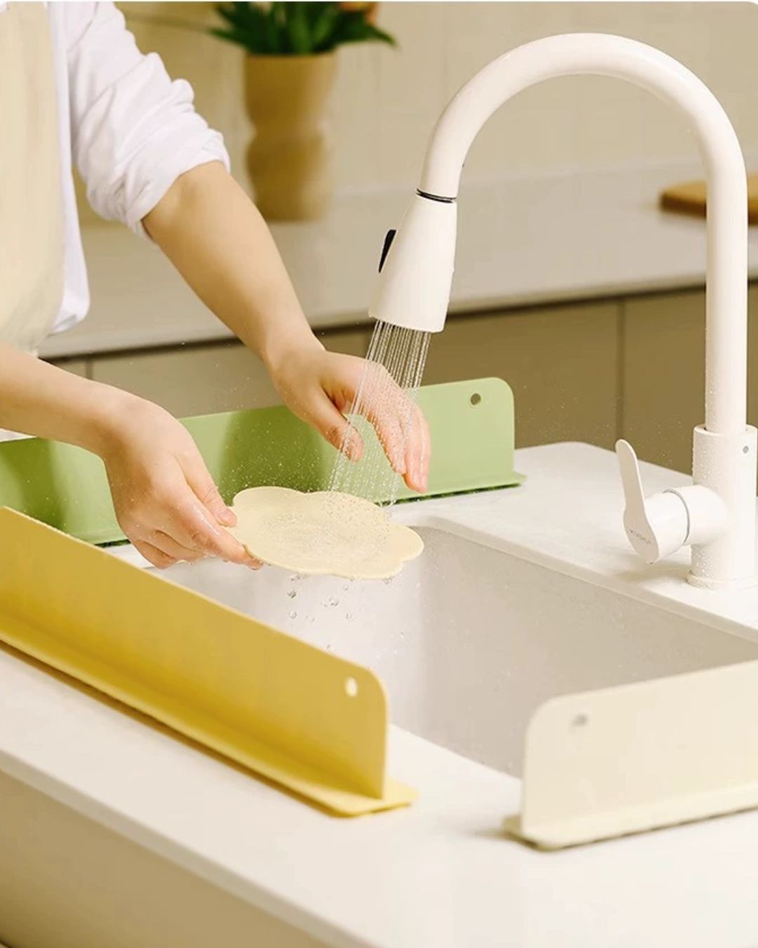 Suction Cup Sink Splash Guard
